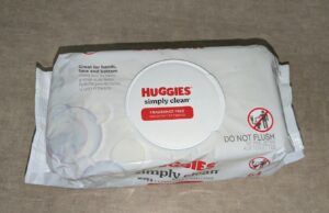 Huggies simply clean wipes