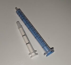 ryan & rose long syringe